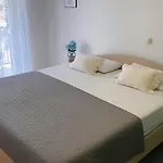 Mihi *